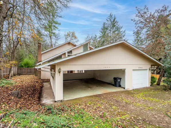 3845 Wilshire Ln, Eugene, OR 97405
