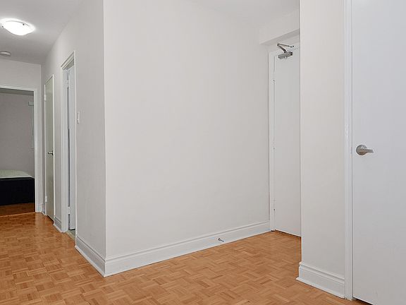 4th image of 214 Saint George St #1455170