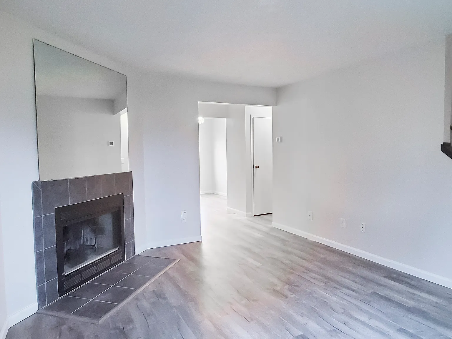 2 bed, 1.5 bath, 1020 sqft, $1,450 — Photo 2