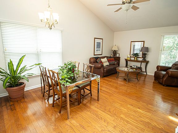 4th image of 10776 Belair Dr