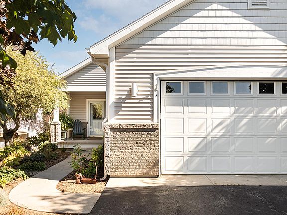3rd image of 1358 Alexander Dr