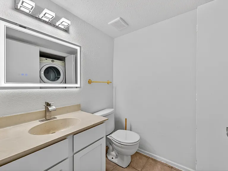 6111 Beverly Hill St #7 — Photo 4