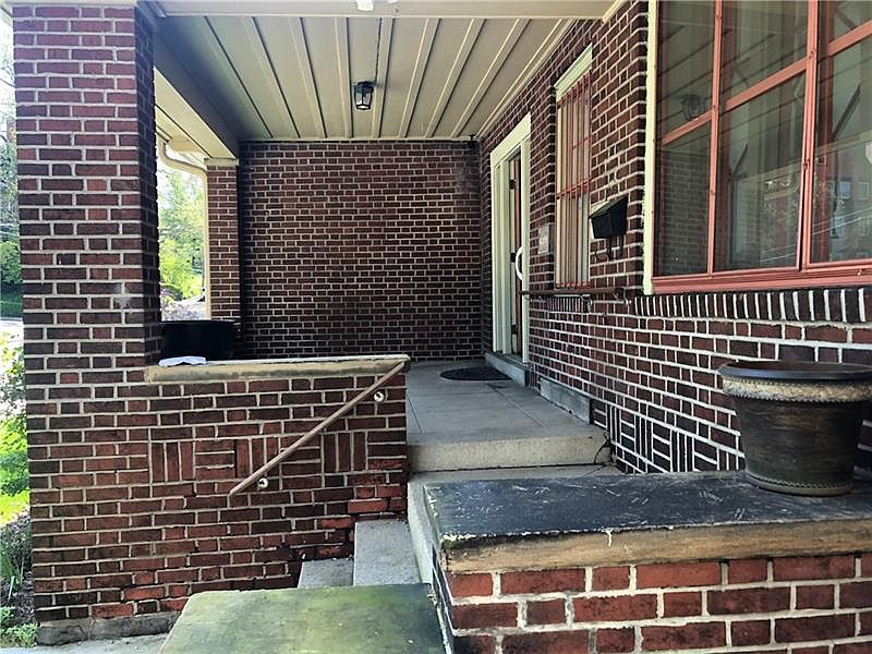 2nd image of 6208 Jackson St