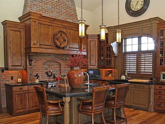 Gourmet kitchen