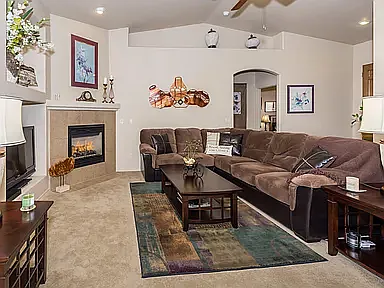 3 bed, 1685 sqft, $2,400 — Photo 3