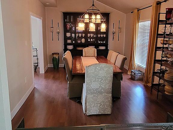 3rd image of 305 Cypress Creek Cir