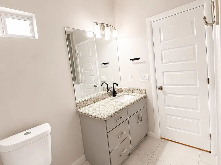 1718 W Garrison Dr #4 — Photo 8