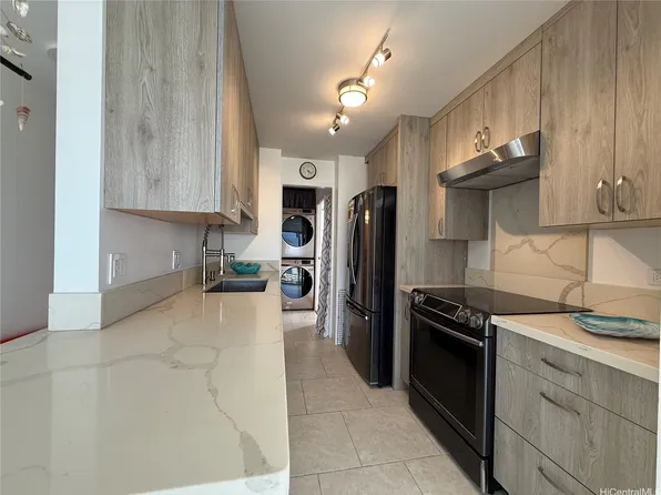 2233 Ala Wai Blvd APT 12C, Honolulu, HI 96815