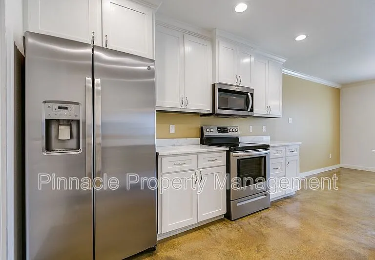 5918 Southampton Pl — Photo 12