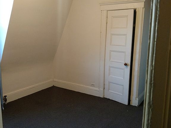 5th image of 308 Arlington Ave #3