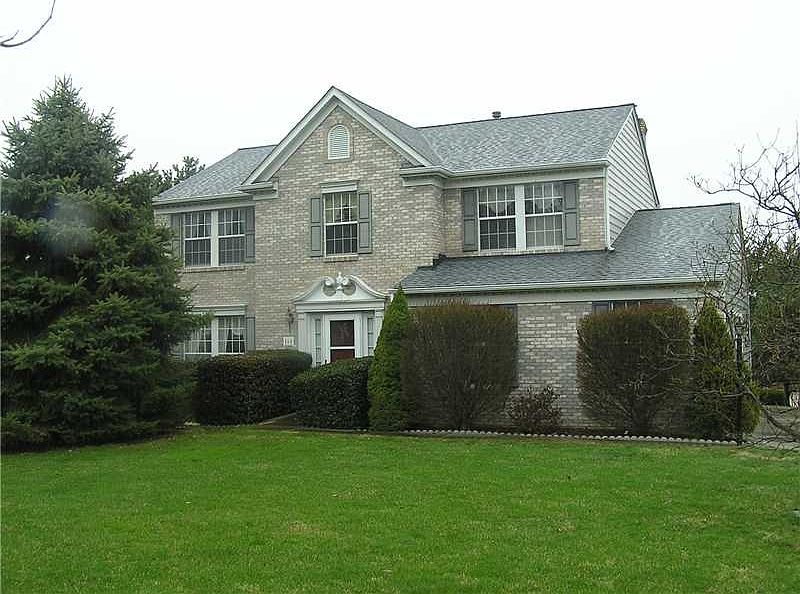 1st image of 560 Coventry Ct