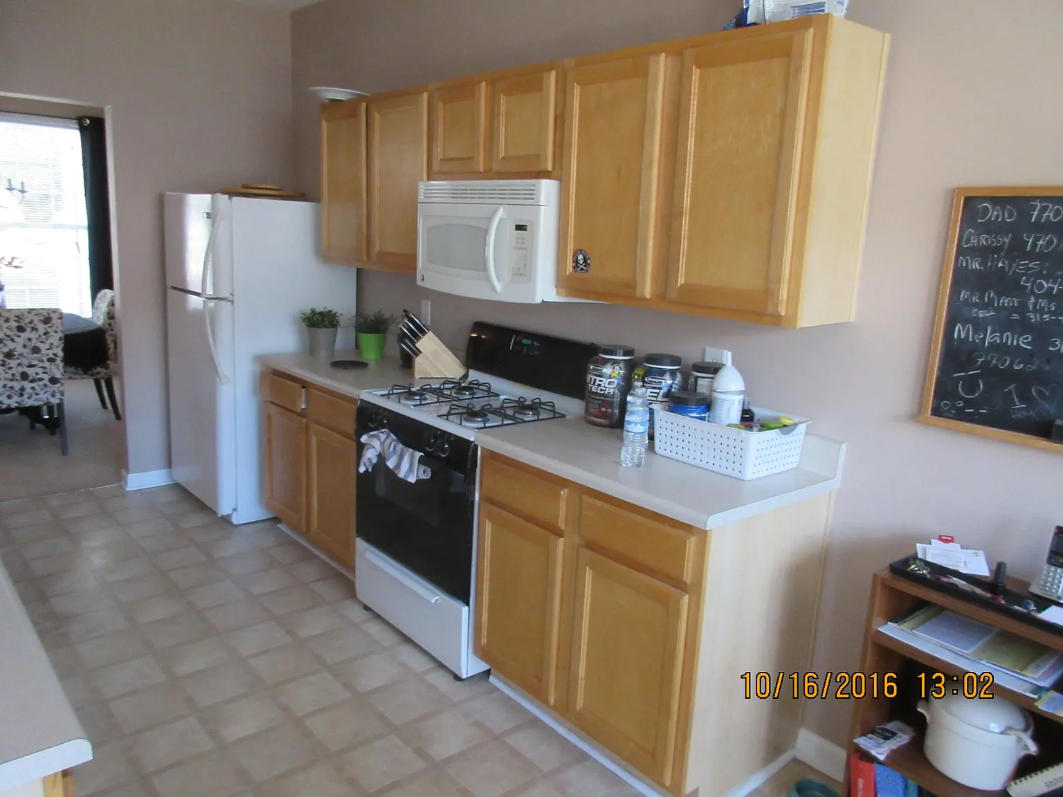 3 bed, 2.5 bath, 1841 sqft, $1,900 — Photo 2
