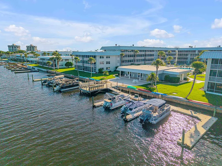 315 N Causeway C304 — Photo 33
