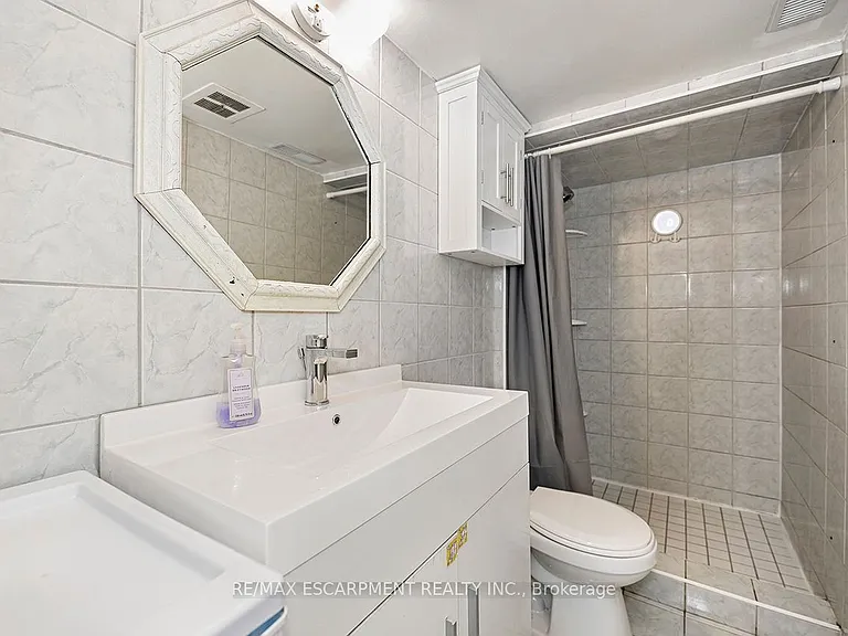 51 Mangrove Rd #LOWER LEVEL — Photo 16