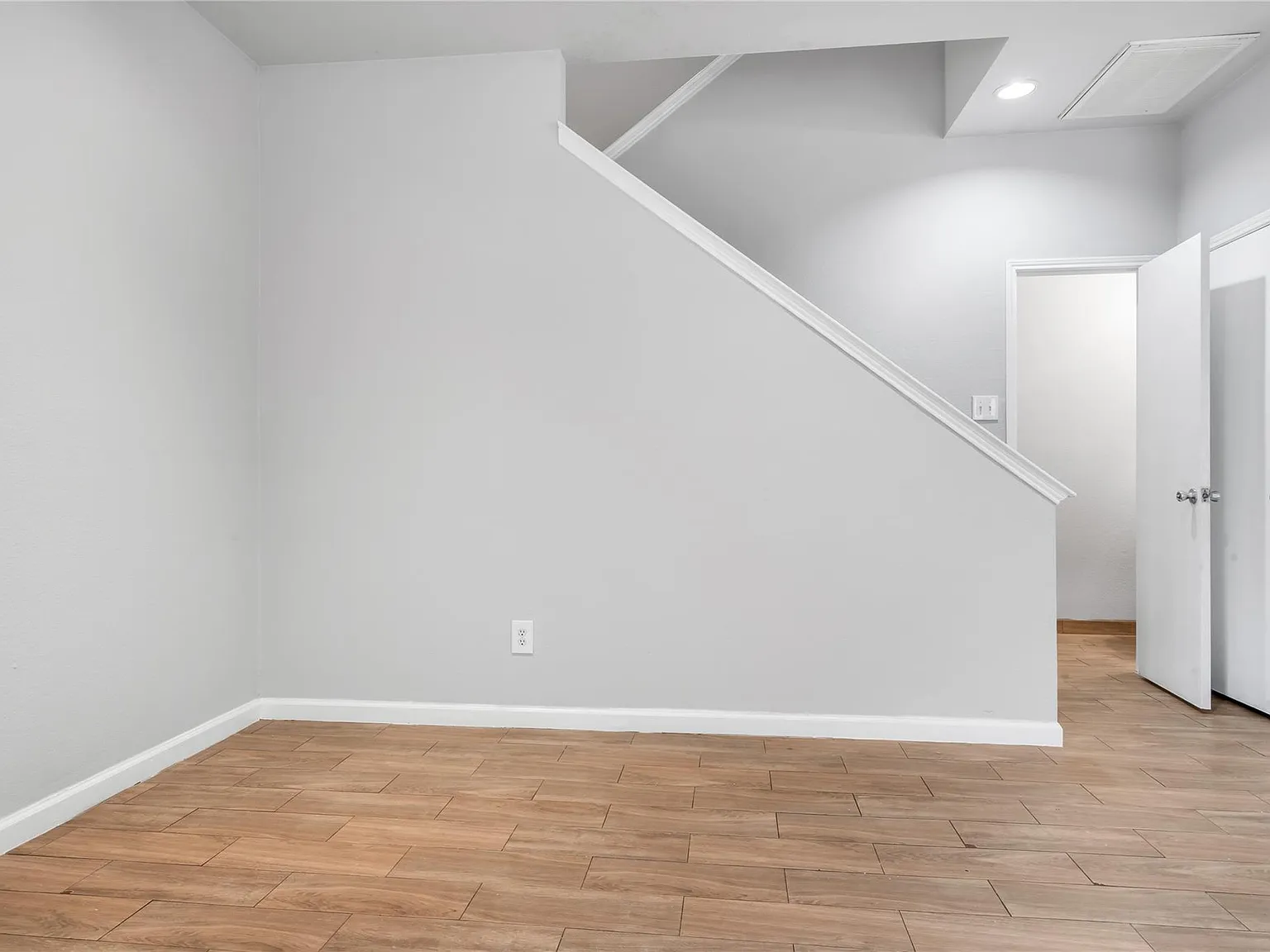 4 bed, 2.5 bath, 1724 sqft, $2,450 — Photo 4
