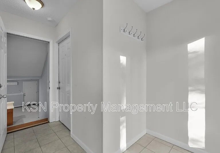 8 E 33rd St #B — Photo 17
