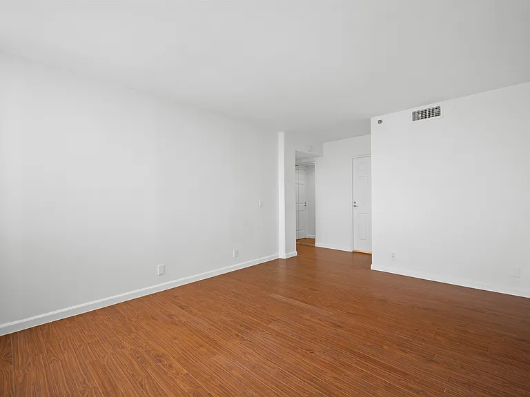 343 Pioneer Dr #1703 — Photo 23