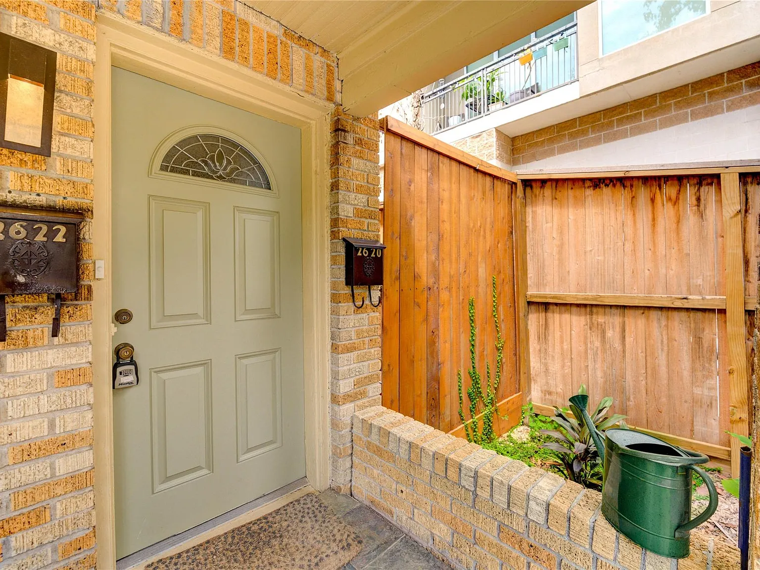 2 bed, 1.0 bath, 1200 sqft, $2,150 — Photo 3