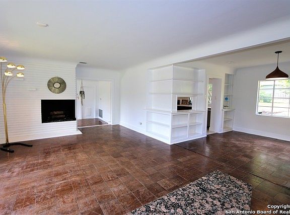 3rd image of 137 Harriet Dr
