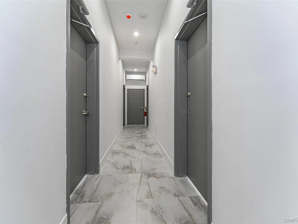 138 E Park Ave #2