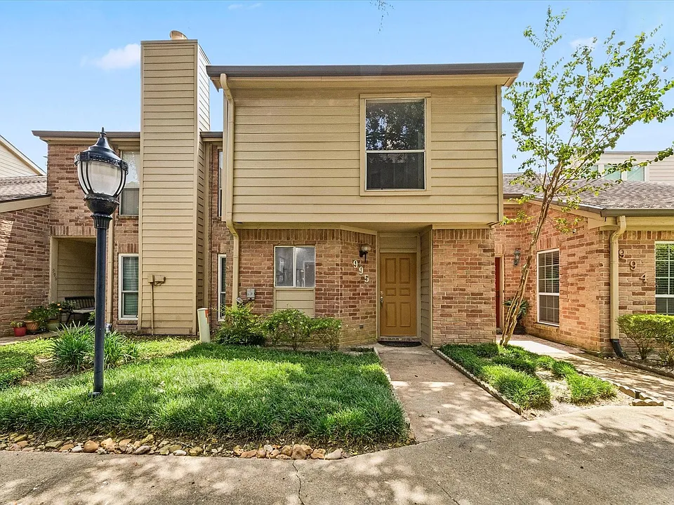 995 Memorial Village Dr #102