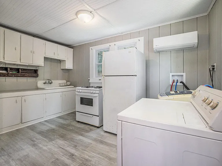 1131 Leesville St #B — Photo 4