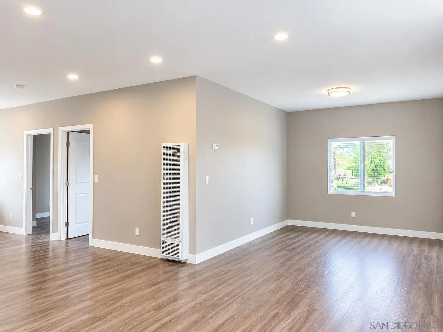 2 bed, 1.0 bath, 800 sqft, $2,195 — Photo 3