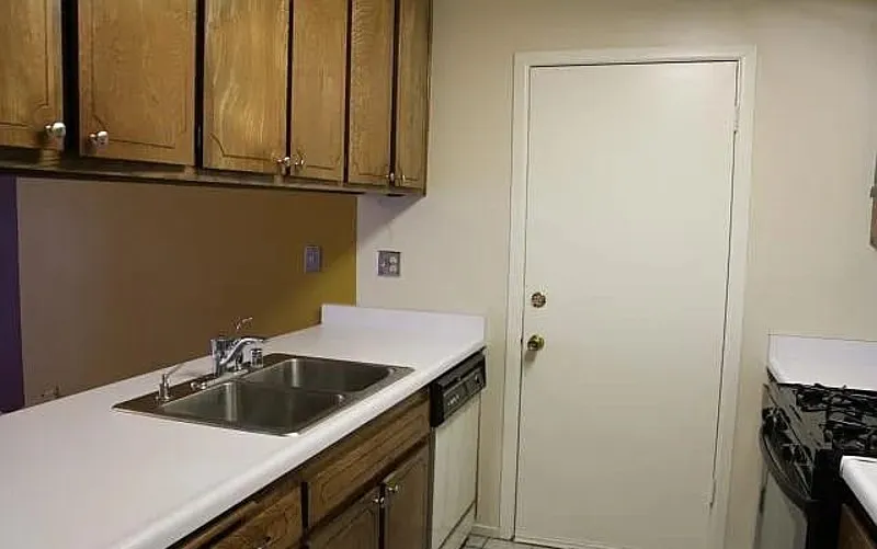 2 bed, 2.0 bath, 1044 sqft, $2,500 — Photo 2