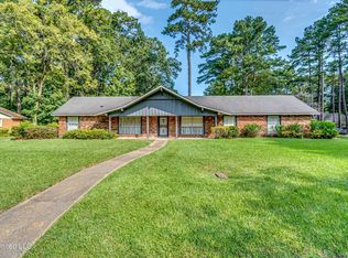 5276 Saratoga Dr, Jackson, MS 39211
