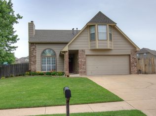 21 E Fox Run Cres S, Jenks, OK 74037
