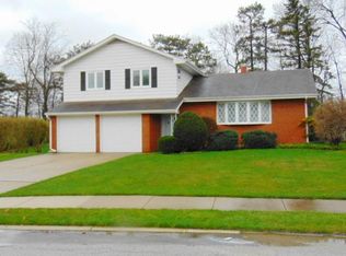 2238 Ribourde Dr, South Bend, IN 46628