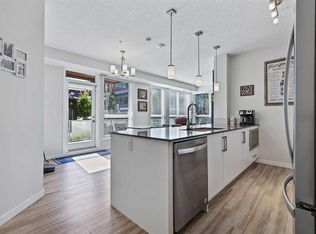 11 E Mahogany Cir SE #116, Calgary, AB T3M2Z3