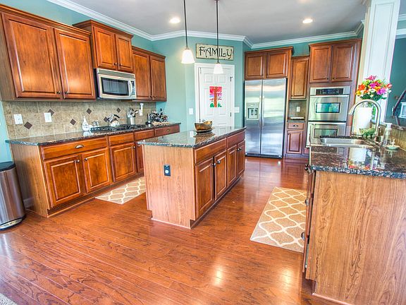 4th image of 210 Terri Park Way