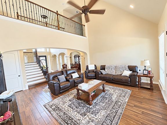 3rd image of 144 Indian Ridge Rd