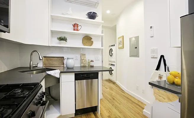 Rented by Brick&Mortar | media 33