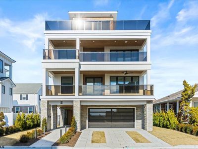 2 Dolphin Dr, Margate City, NJ, 08402