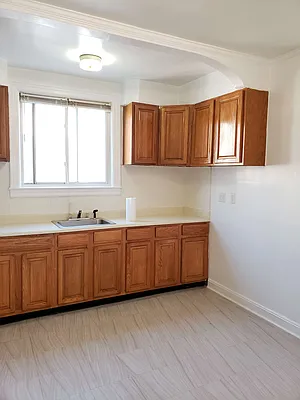 Rented by Astoria Realty | media 6