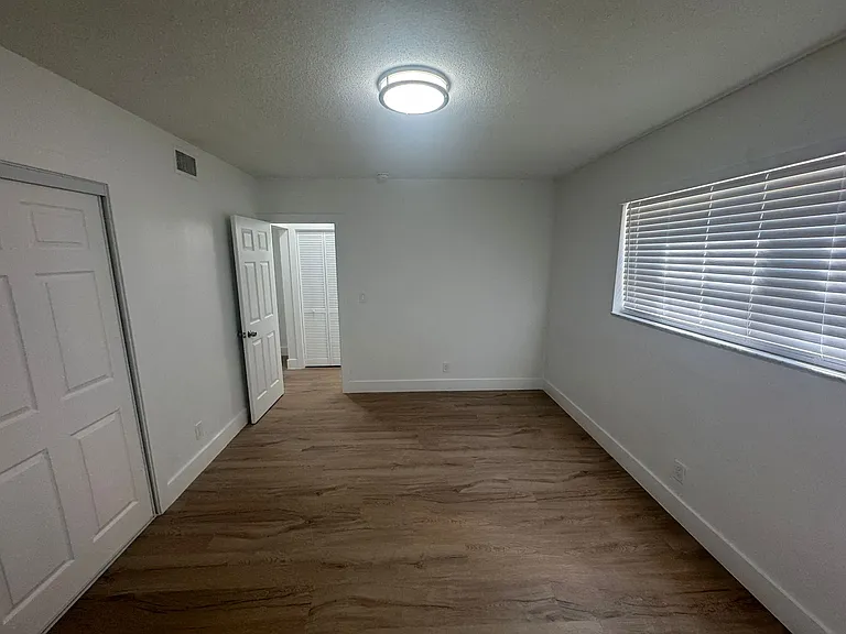 2822 Van Buren St — Photo 18