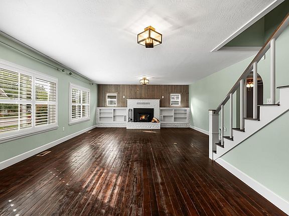 2nd image of 420 S Florence Ave