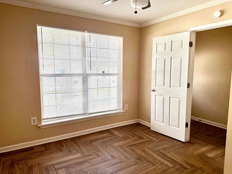 2056 Vickers Dr — Photo 6