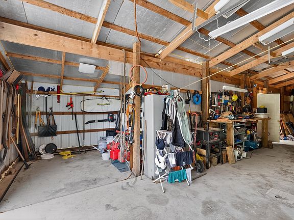 3rd image of 2450 Rabbitsville Rd