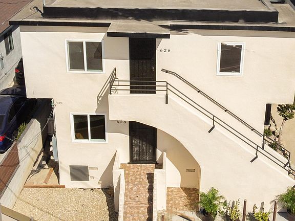 3rd image of 628 Silver Lake Blvd