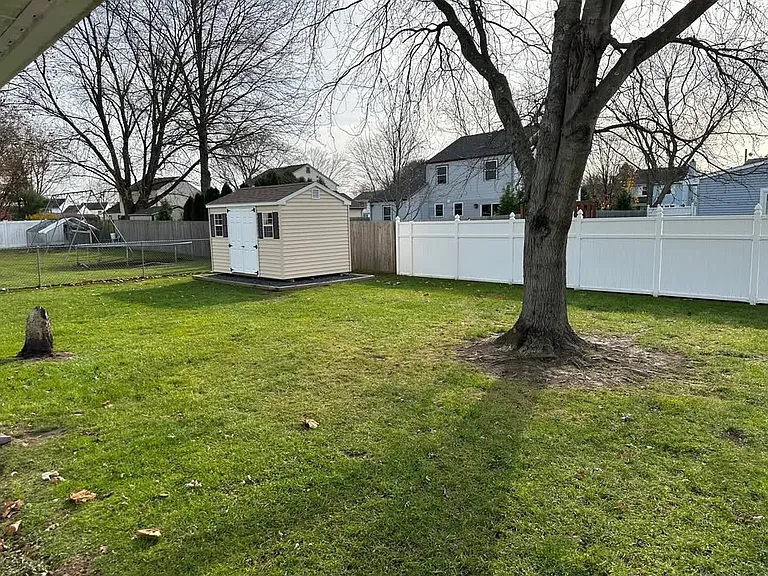10 Chestnut Dr — Photo 21