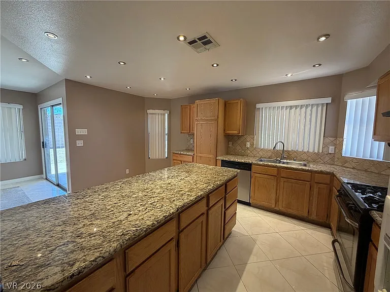 486 Tiger Lily Way — Photo 4