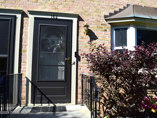 182 Williamsburg Court, Albany, NY 12203