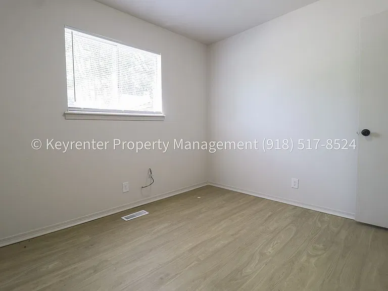 1820 S 5th Pl — Photo 28