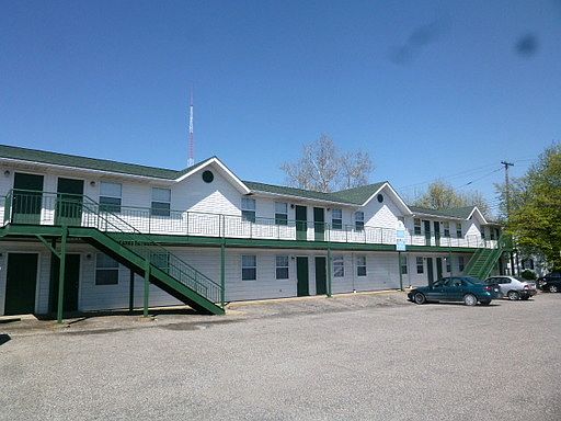 1st image of 820 Poplar St APT 7