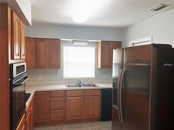 4th image of 2336 Fern Pl