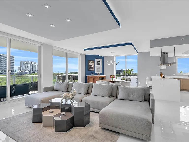 17111 Biscayne Blvd #602 — Photo 2