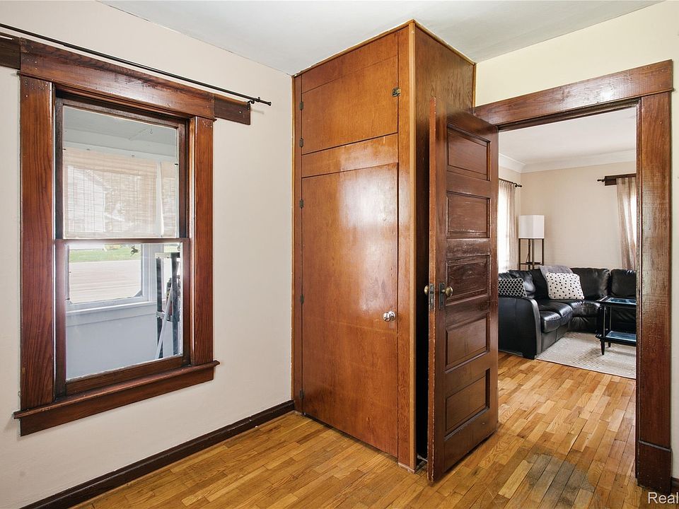 223 N Main St, photo 21